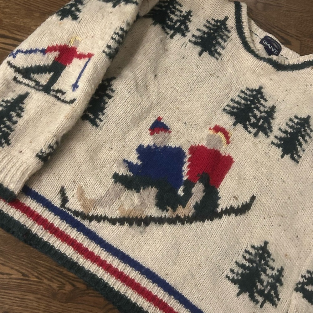 Gant Cream Ski Scene Wool Sweater with Blue, Red, Green Accents - Picture 6 of 6